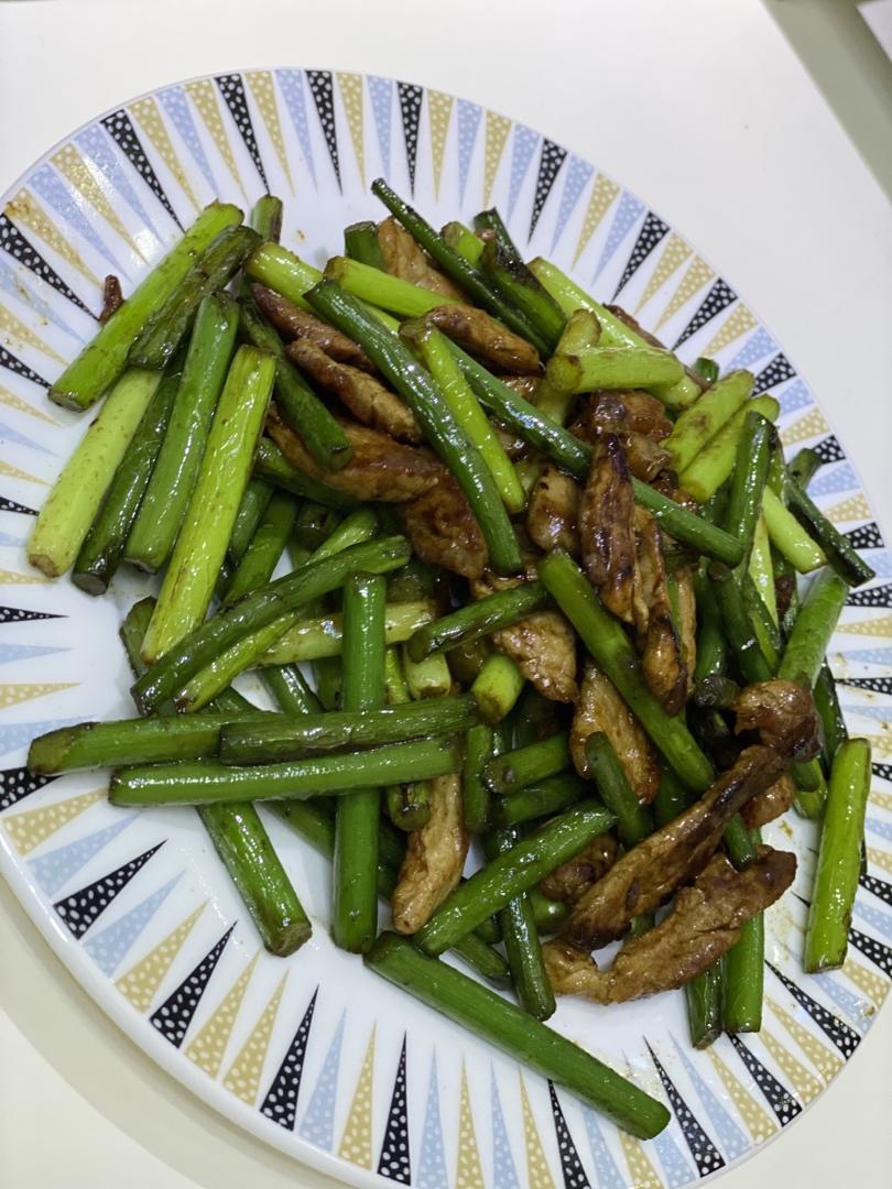 家常菜蒜薹炒肉（蒜苔炒肉）