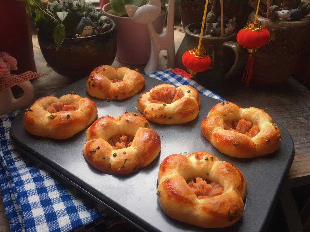 花朵肠仔小餐包