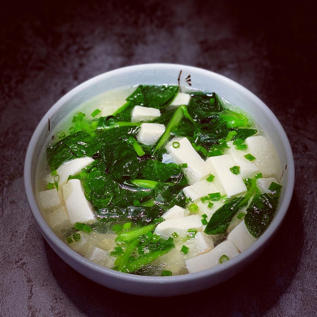 的超清淡青菜豆腐汤#晚饭##晚餐612020年5月17日#煮一碗素汤泡饭吃