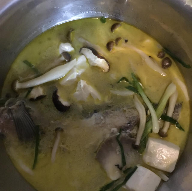 奶白鲫鱼汤