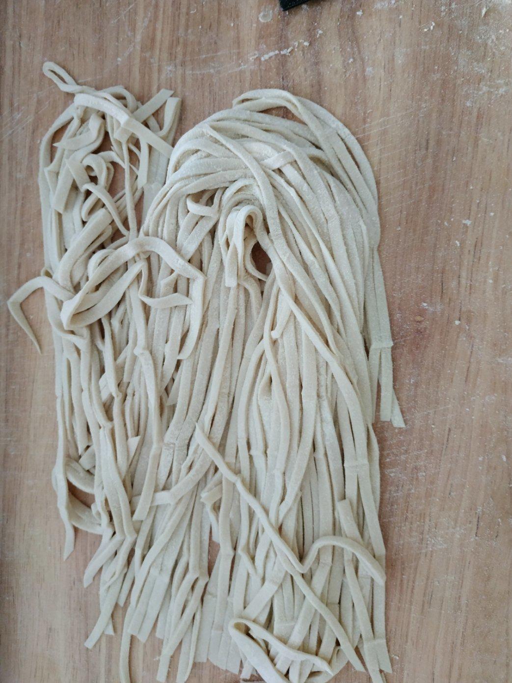 快手纯手工擀面条