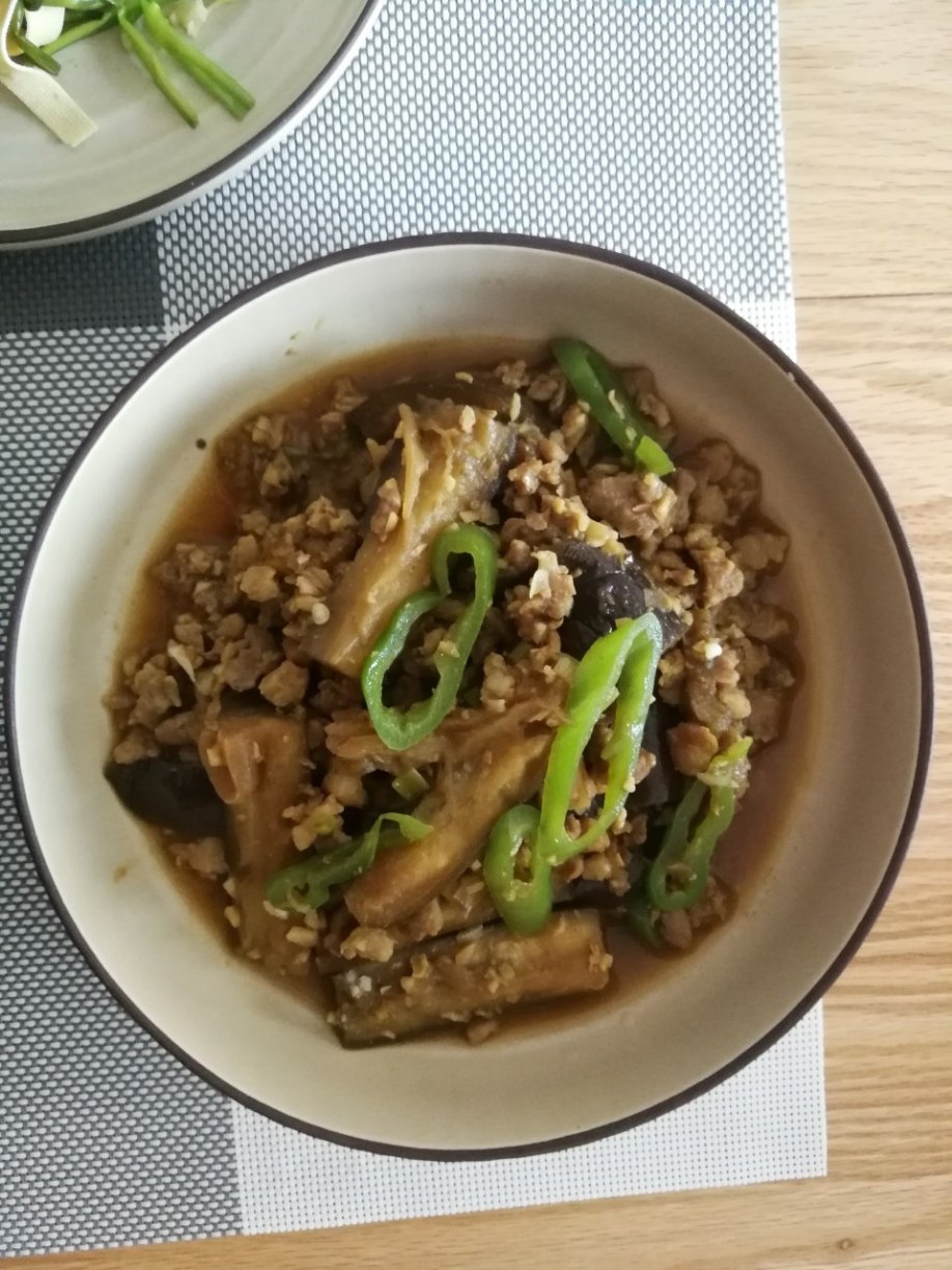 家常下饭菜：肉沫茄子尖椒