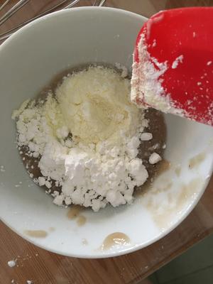 宝宝香蕉米粉奶粉蛋白溶豆小零食星星饼干辅食的做法 步骤2
