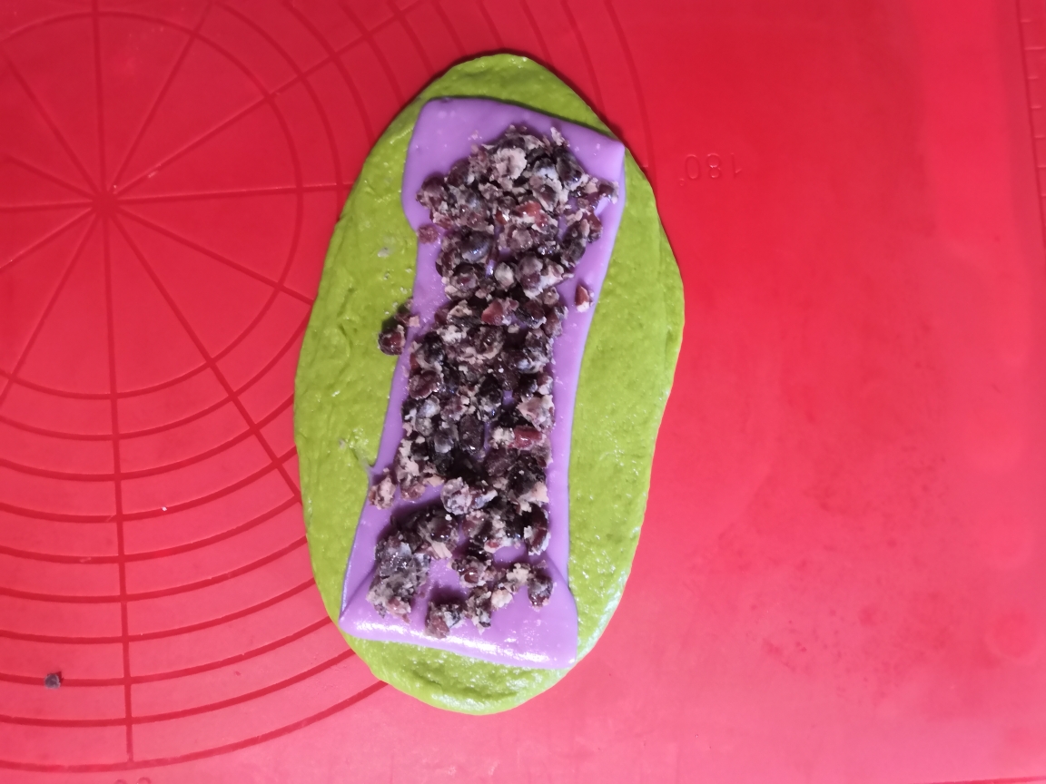 蜜豆紫薯麻薯抹茶软欧的做法