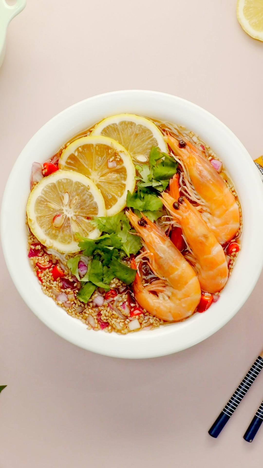 捞汁柠檬鲜虾粉丝的做法