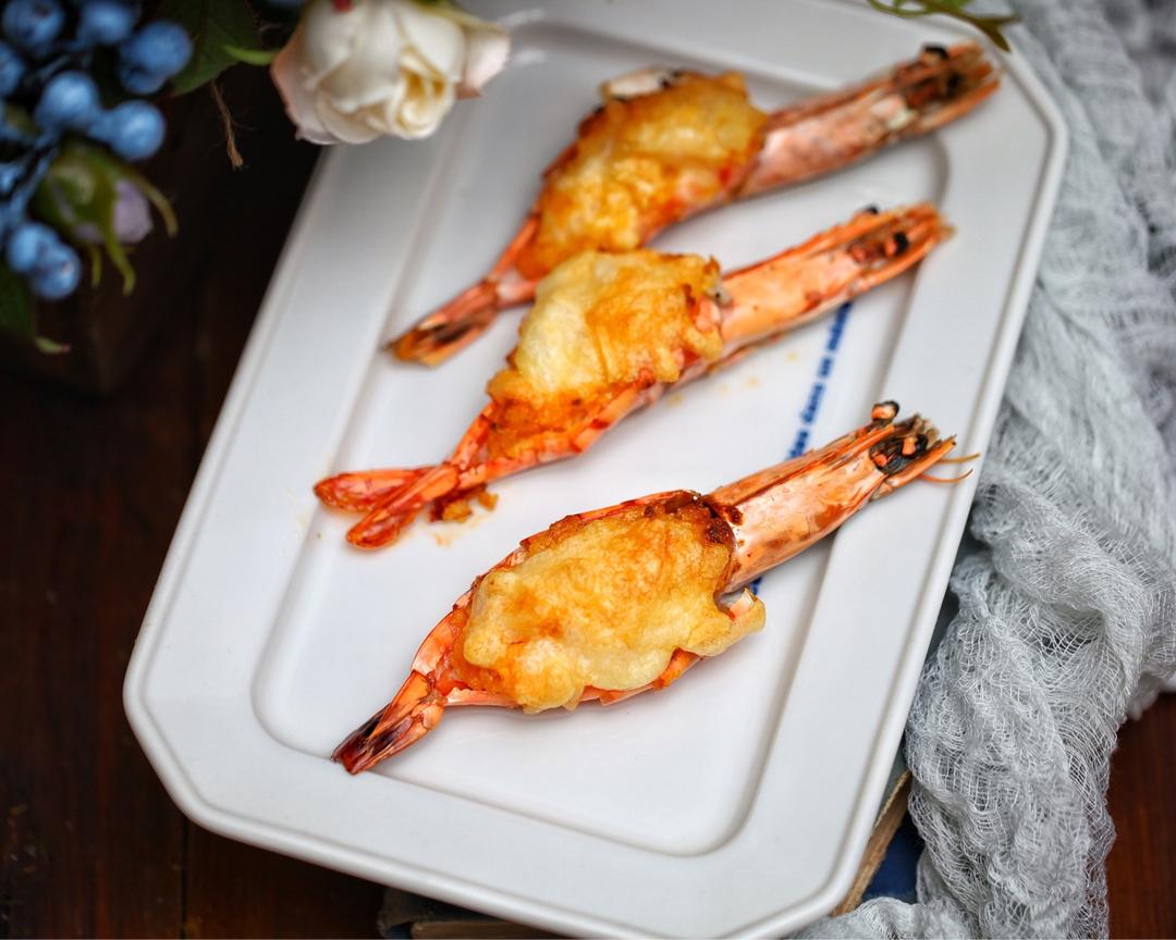 #秋季保胃战#咸蛋黄芝士焗大虾的做法