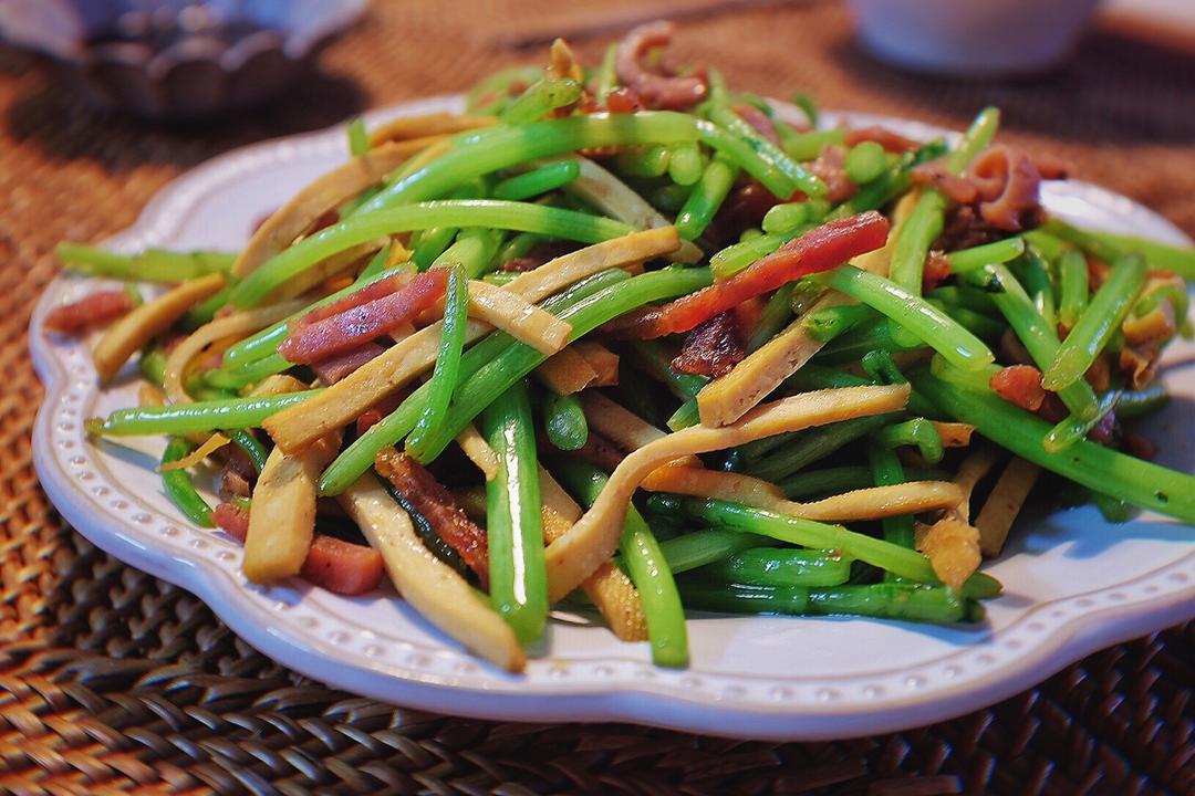 dolphin_r做的芦蒿炒香干