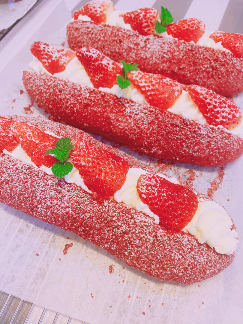 草莓🍓奥利奥魔法棒面包