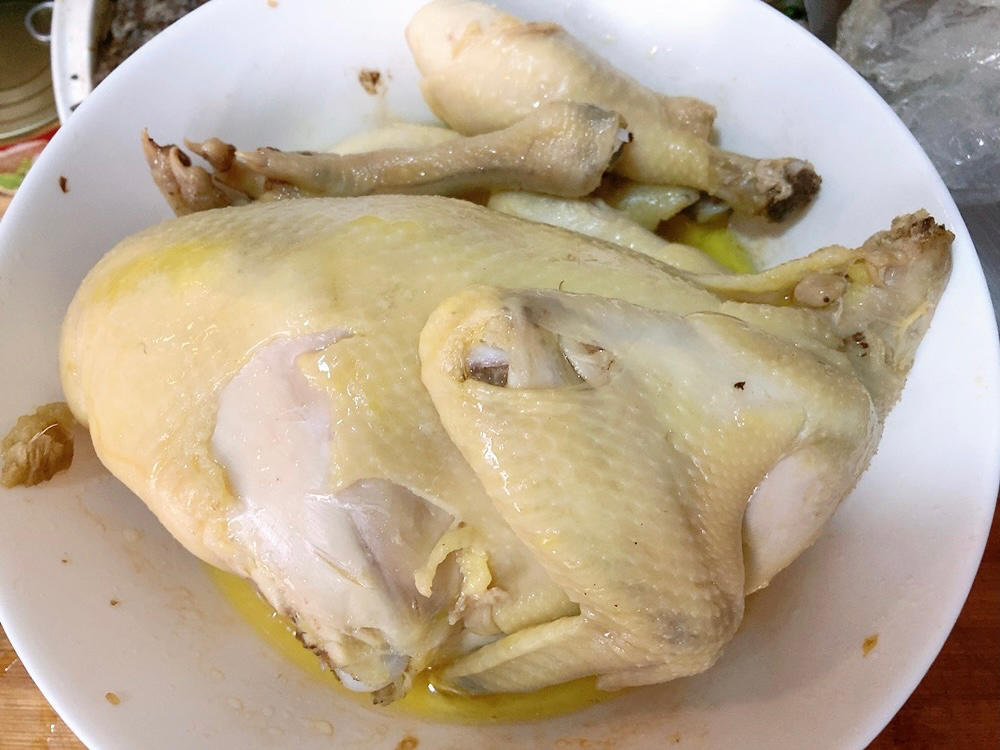 00后爱煮饭做的隔水蒸鸡清水鸡