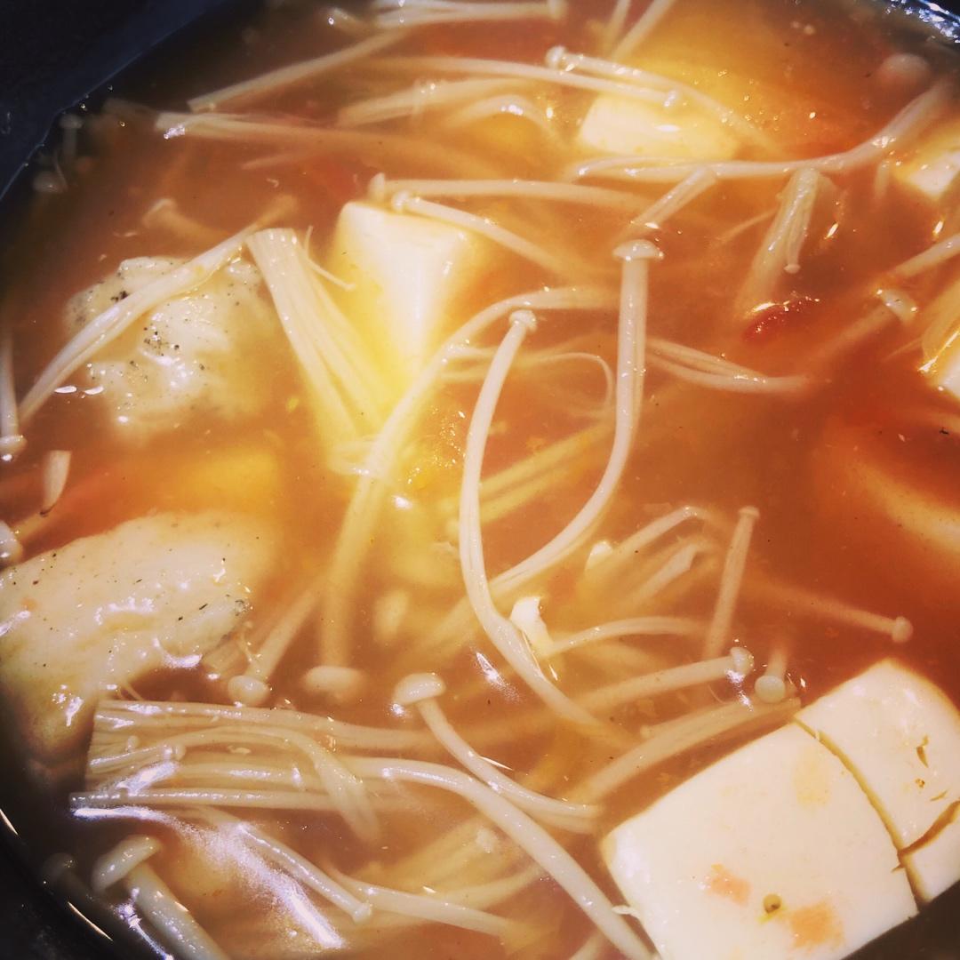 龙利鱼豆腐煲