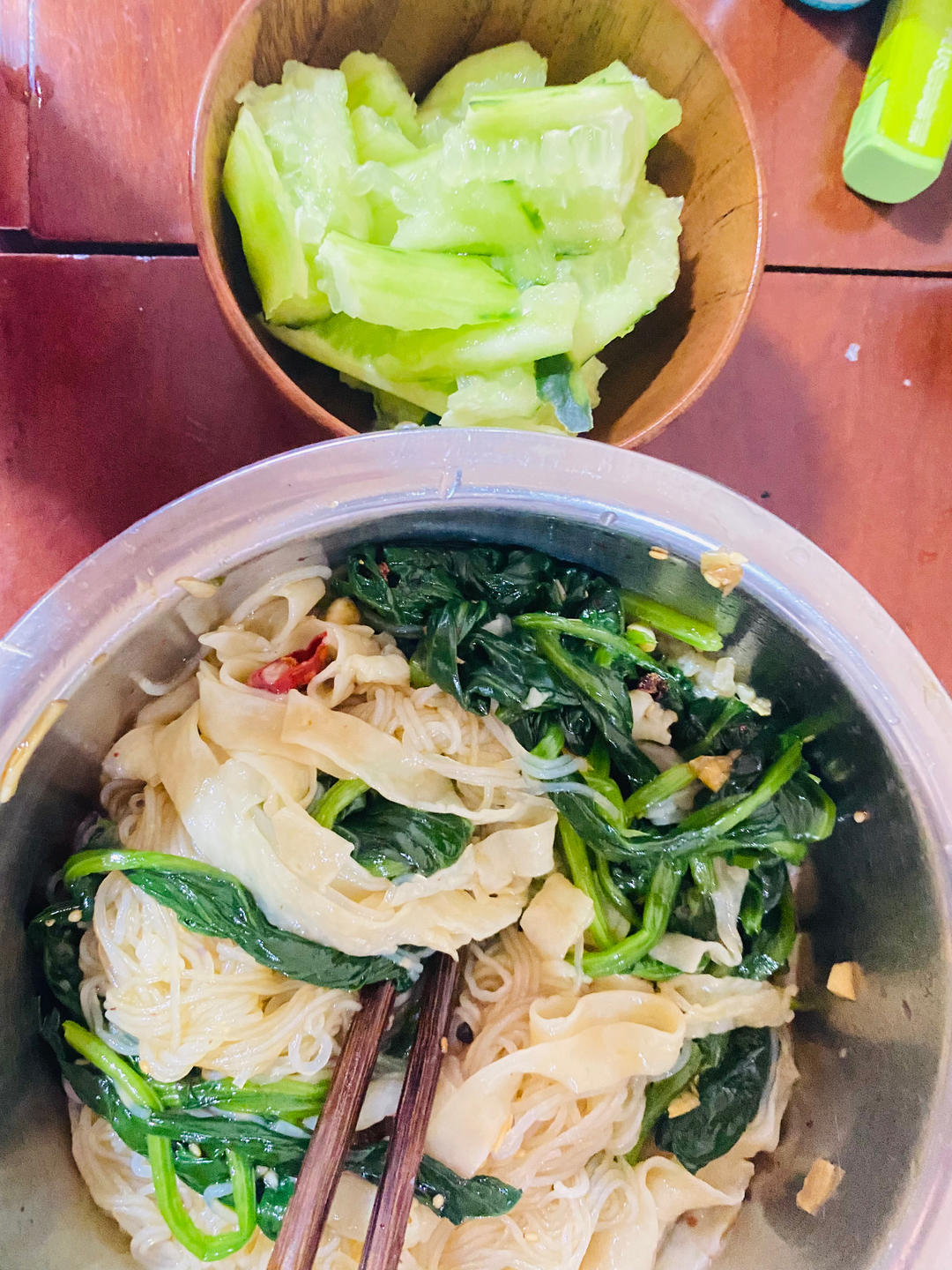 凉拌菠菜(家传秘方)