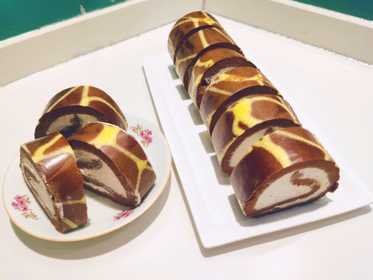 长颈鹿斑纹奶油蛋糕卷