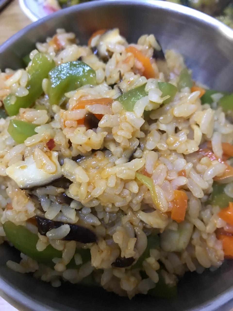 红色系茄汁炒饭