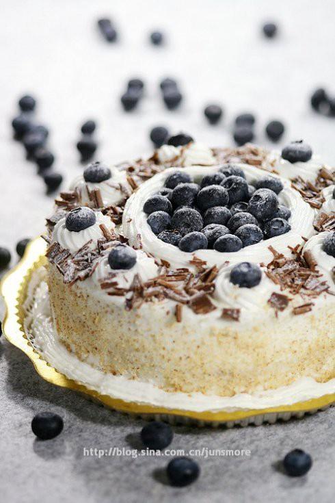 蓝莓装饰蛋糕
