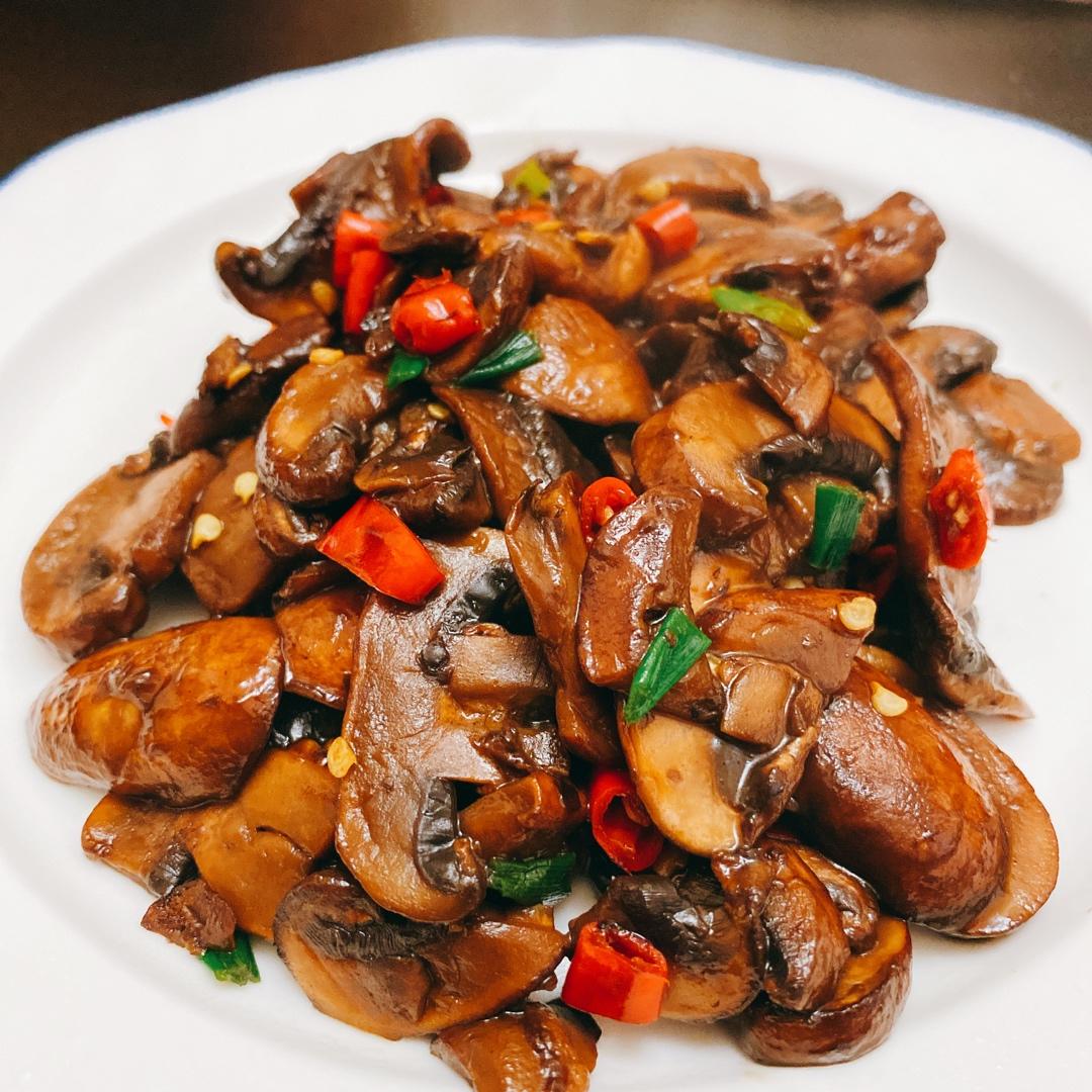 鲜掉眉毛的蚝油白蘑菇