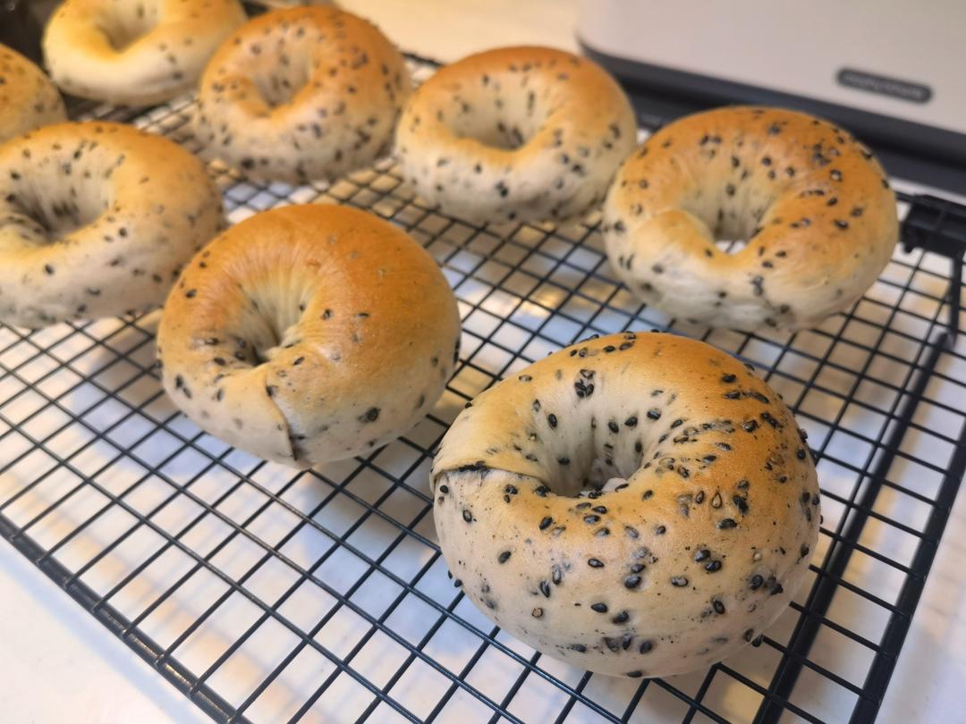 黑芝麻全麦贝果