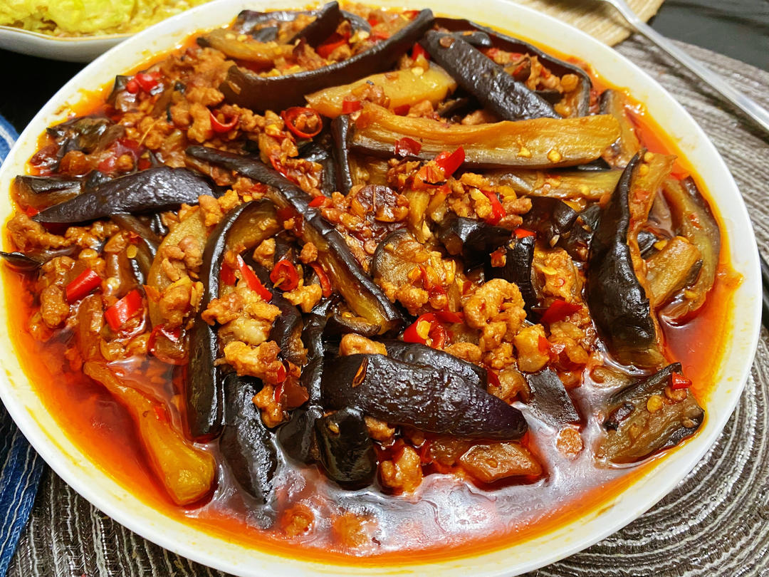 肉沫茄子（非油炸健康版）文末另附万能鱼香汁配方。