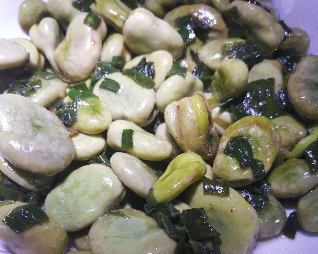 春季时蔬～～清炒蚕豆的做法