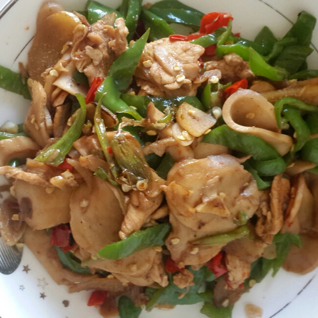 香菇腐竹炒鸡肉