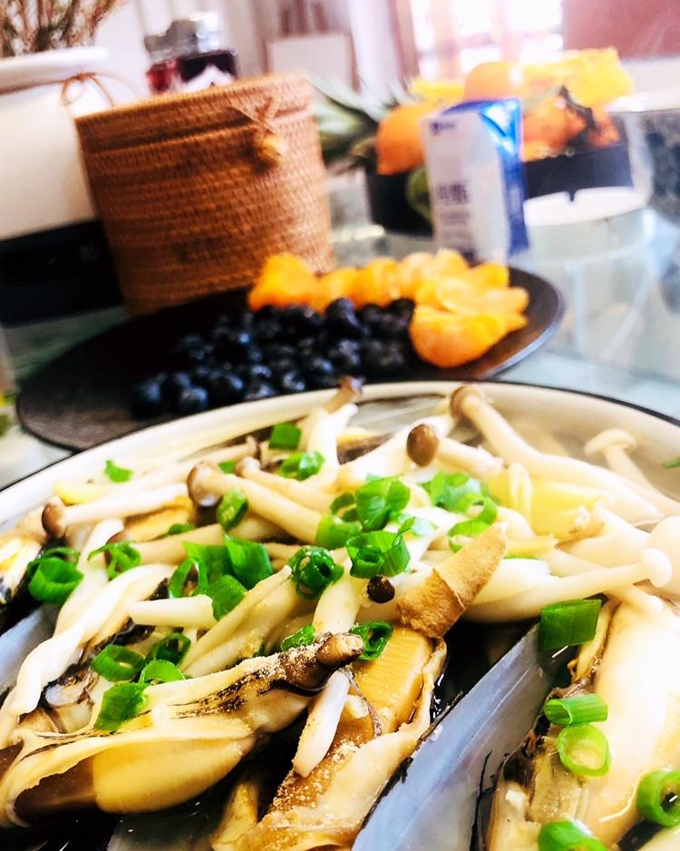 蛤蜊菌菇汤