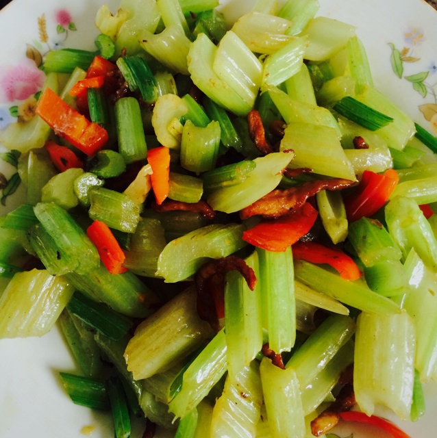 芹菜炒肉片