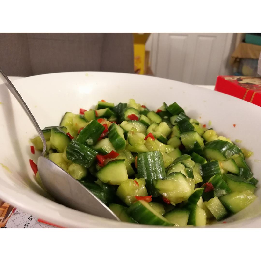 凉拌黄瓜