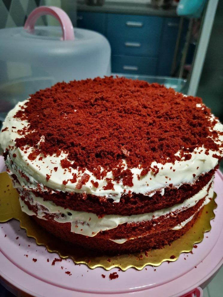 zd女士做的红丝绒蛋糕八寸乳酪霜