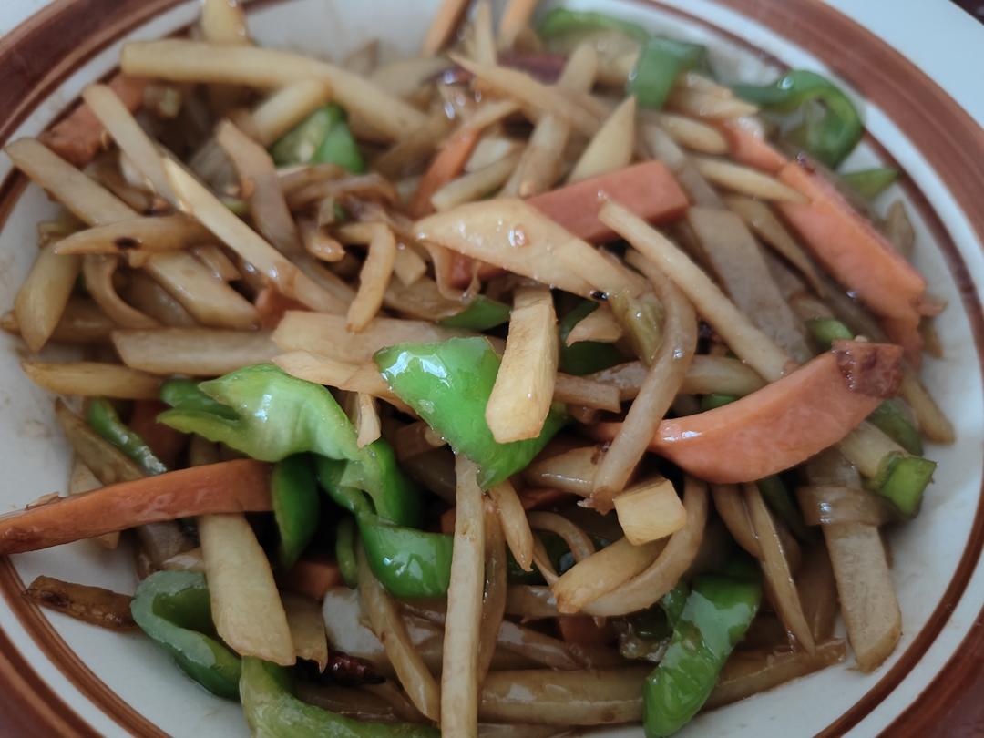 土豆片炒火腿肠
