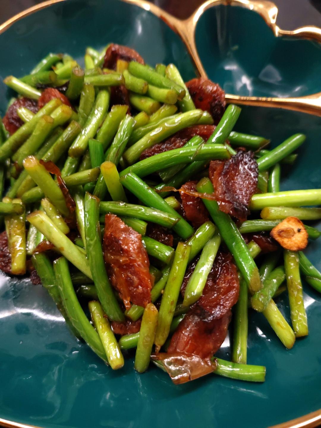 蒜苔炒腊肠
