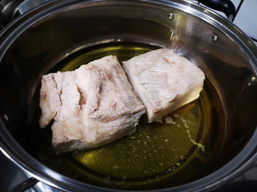 南乳扣肉，一个小技巧，新手也能轻松做到