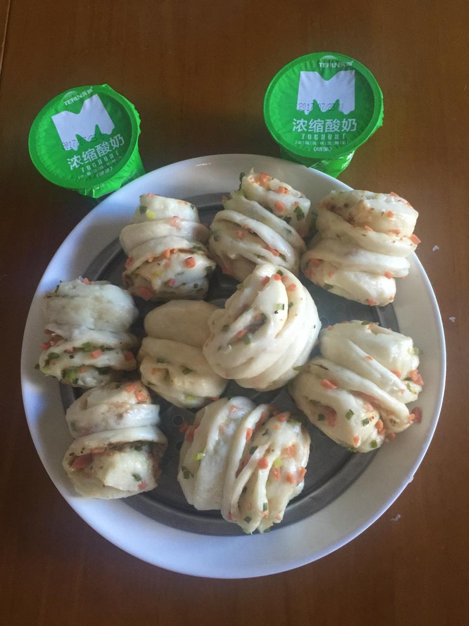 最好吃的火腿葱香花卷—附让葱不变黄的小窍门