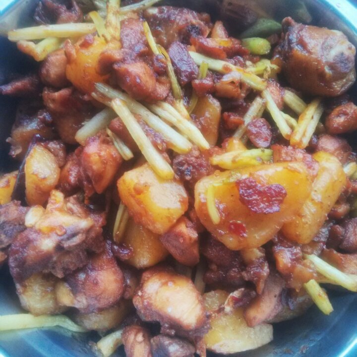 土豆焖鸡