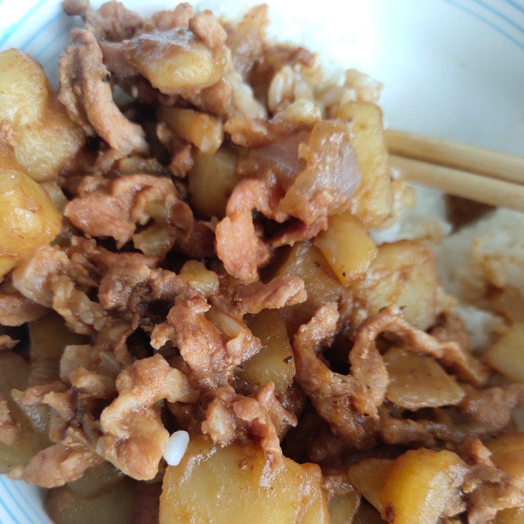 好吃到舔碗底的土豆肥牛拌饭