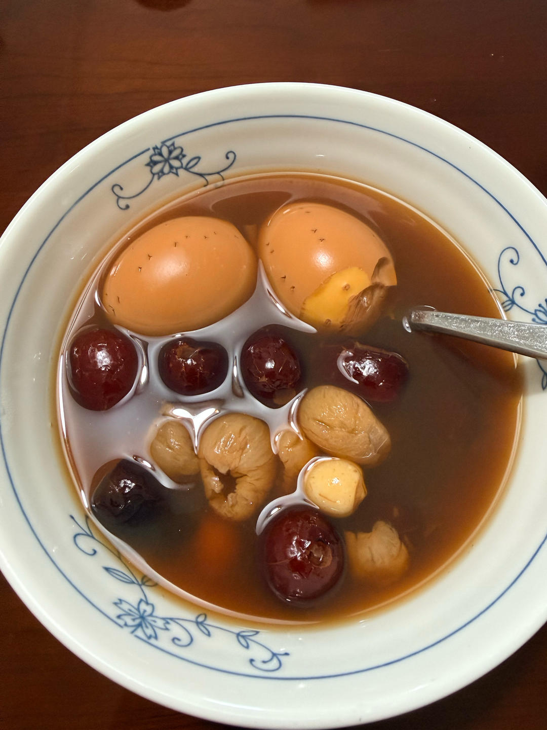桑寄生莲子蛋茶