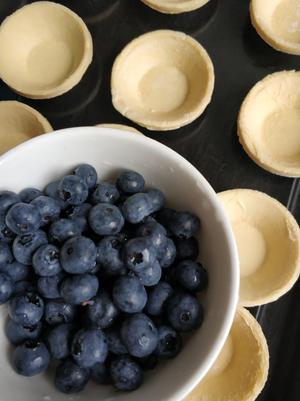 蓝莓蛋挞的做法 步骤2