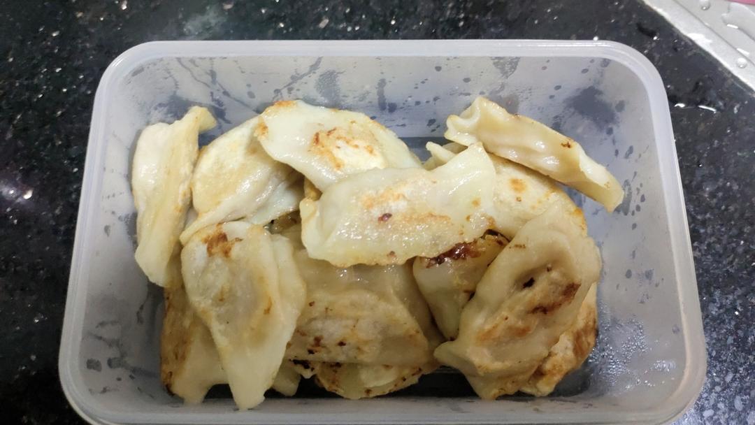 超详细馅皮配比的韭黄猪肉脆皮煎饺