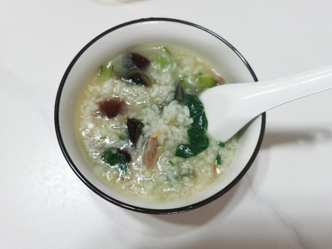 妈妈👩教我做的皮蛋瘦肉粥🥣简单快捷美味😋