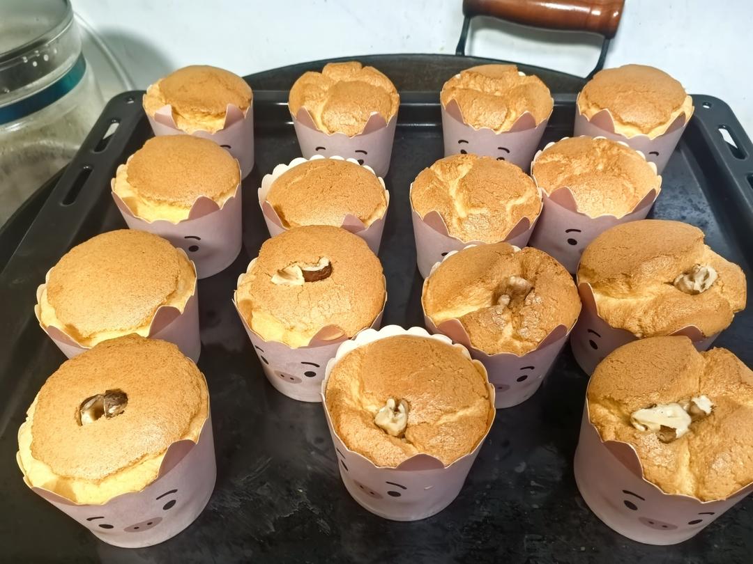 纸杯蛋糕 8寸戚风蛋糕的量