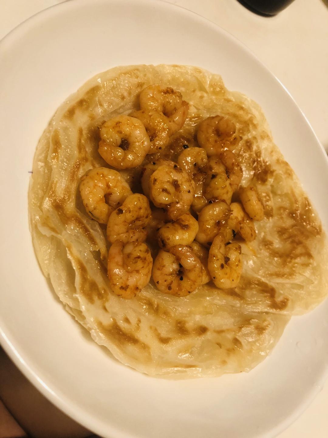 手抓饼夹虾仁的做法