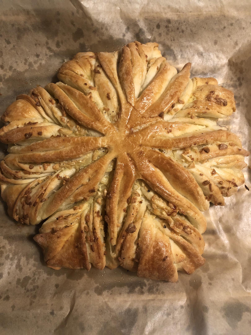 【小高姐】蒜香浓郁 造型优美 不用揉出手膜的面包