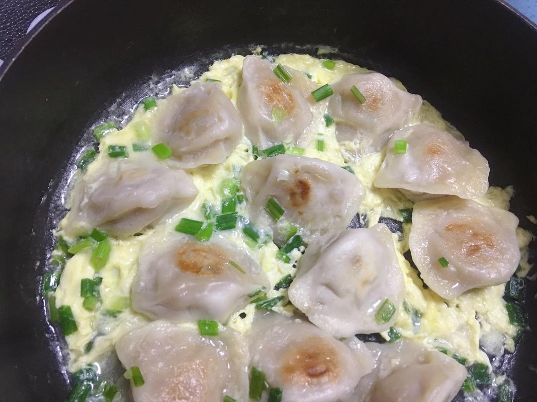 鸡蛋生煎饺子