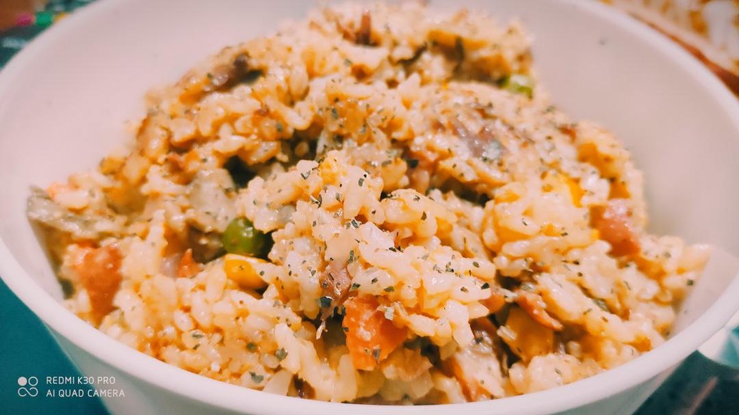 【在当地吃得开吗？泰国篇】
被名厨洪锡天和吕珍九大赞的泡菜炒饭BY李珉宇 김치볶음밥