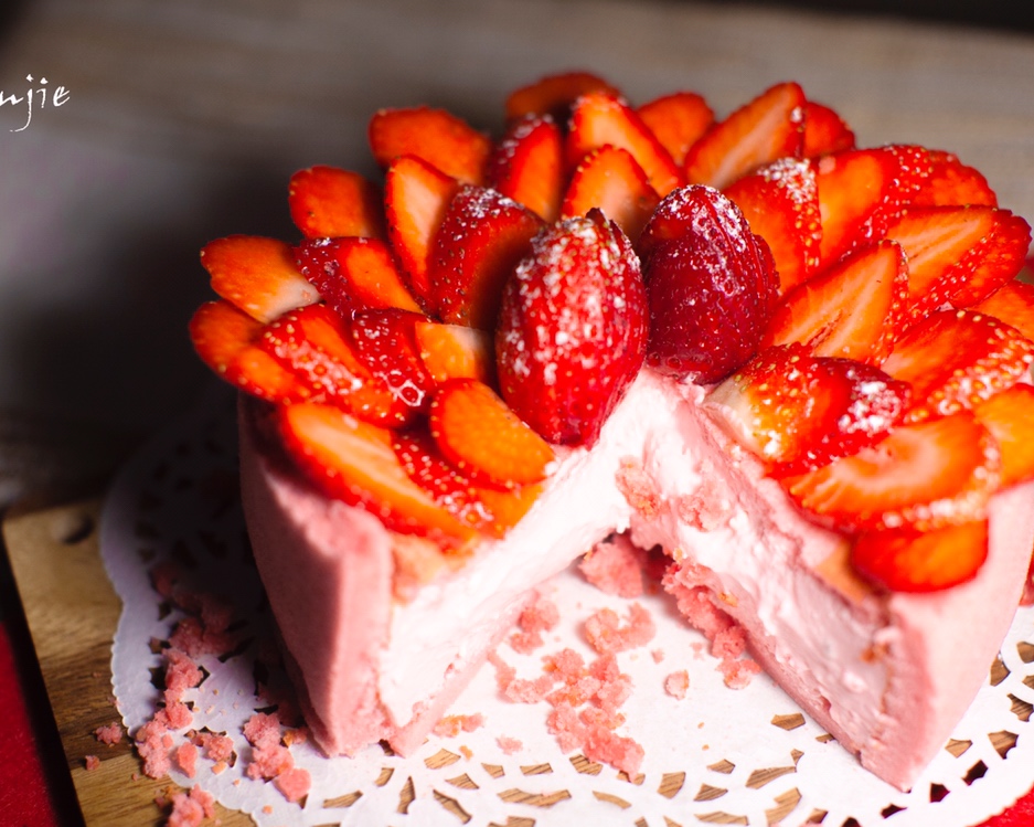 会流心的草莓蛋糕的做法