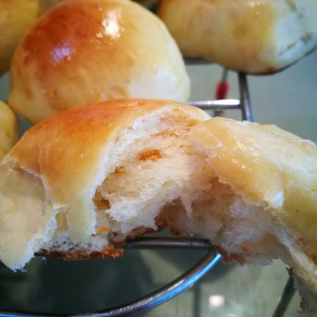 胡萝卜奶油小面包