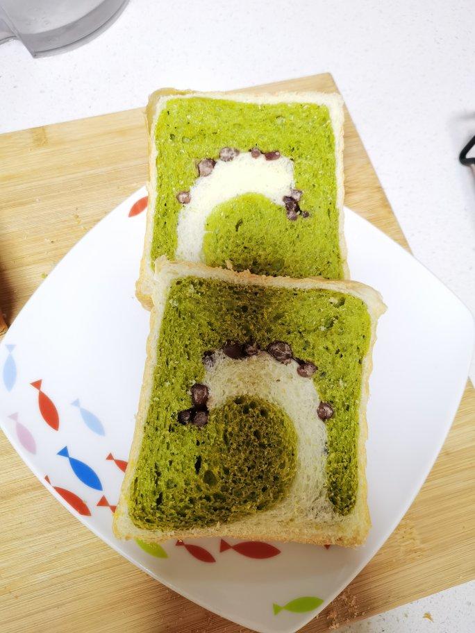 清香柔软的抹茶红豆吐司