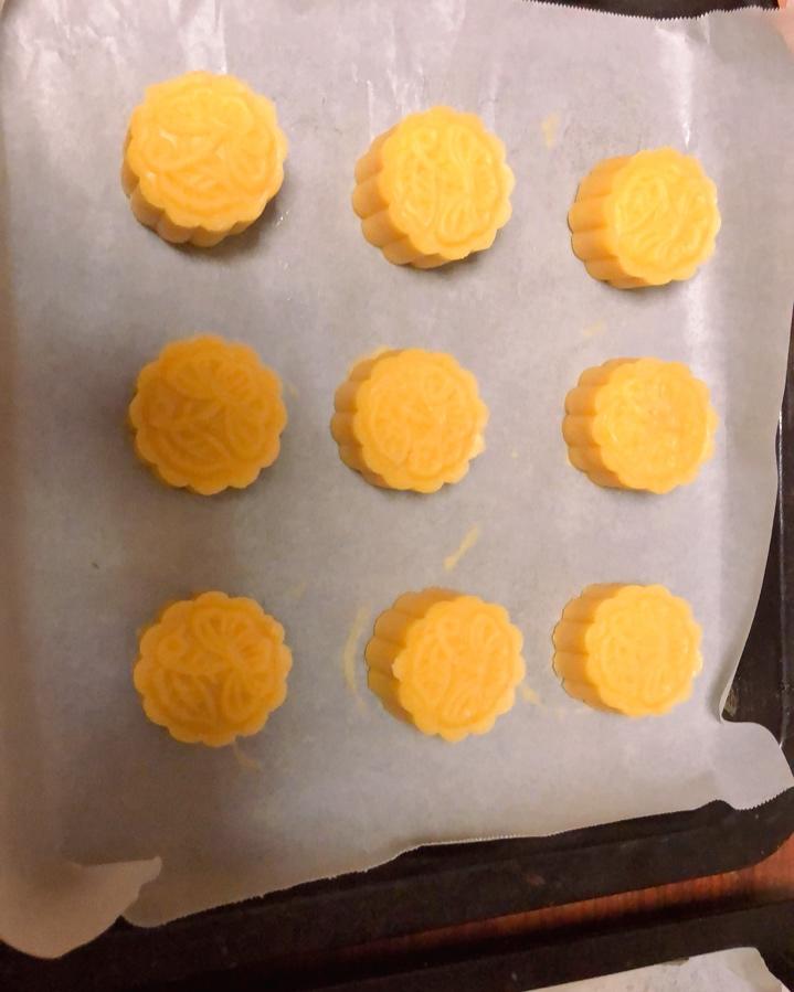 广式月饼——蛋黄莲蓉月饼