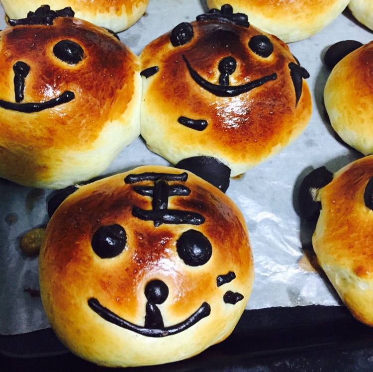 巫女叮叮做的巧虎面包