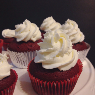 正宗红丝绒cupcake—马斯卡彭奶油霜