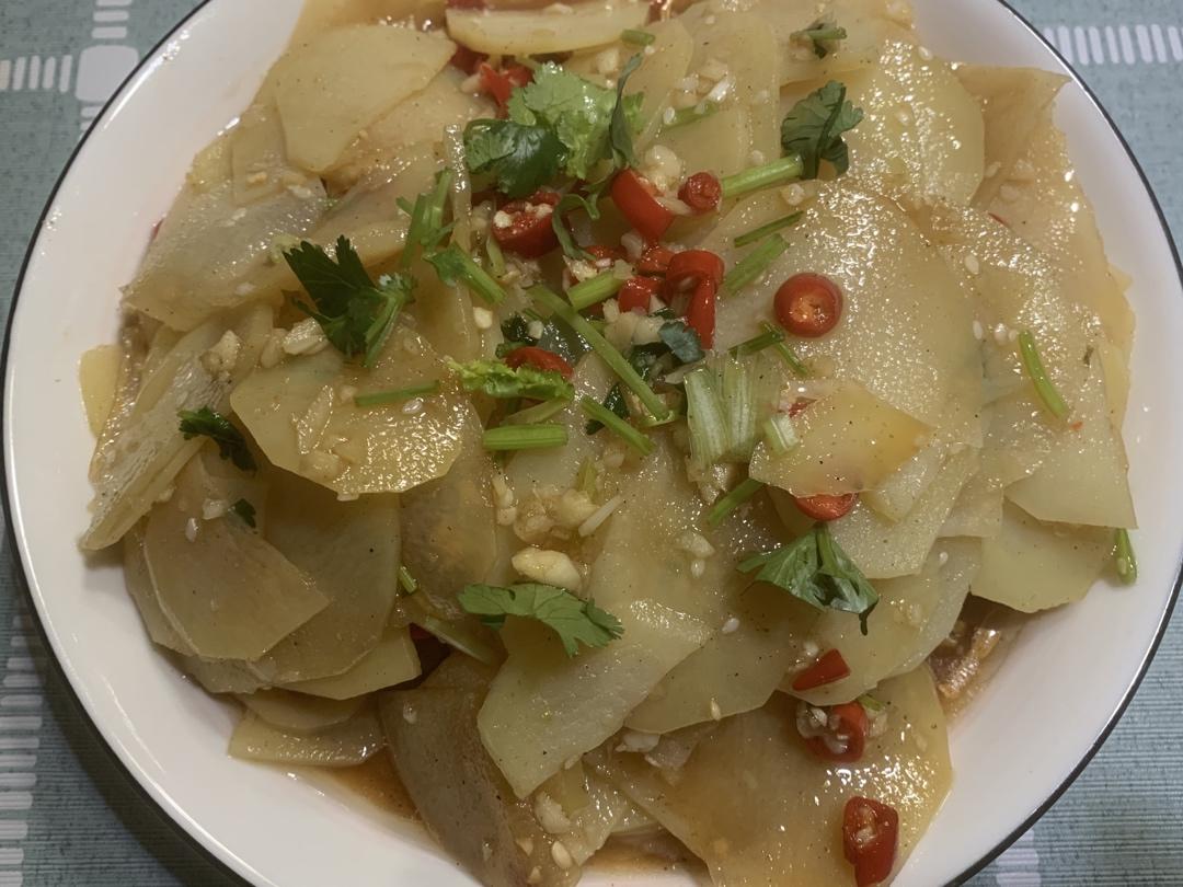 凉拌酸辣土豆片（未来网红小吃版）