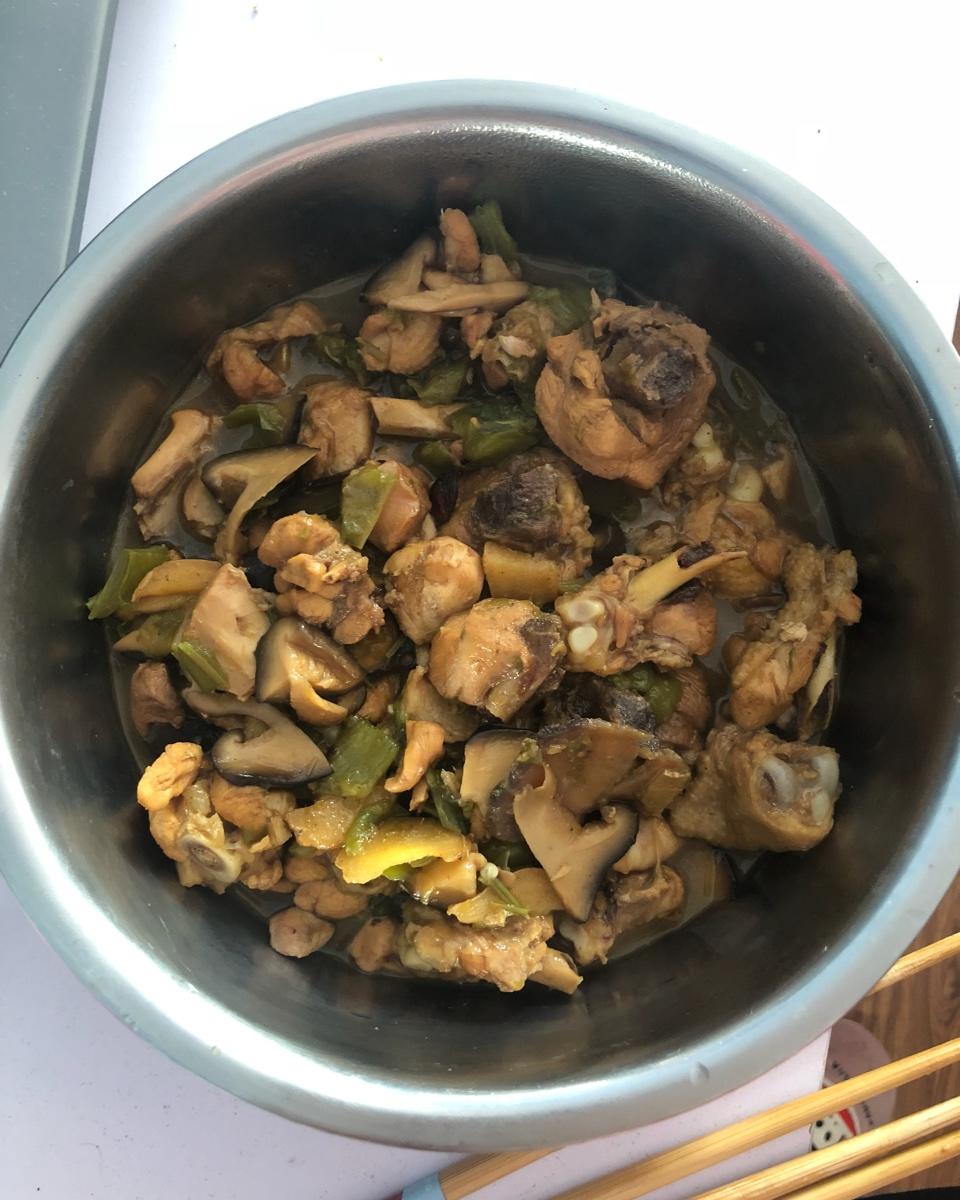 黄焖鸡米饭